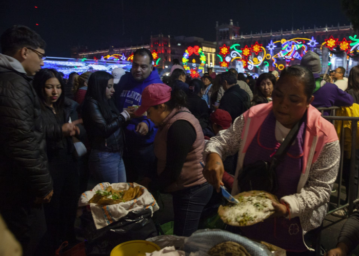 La Verbena Navideña en el Zócalo cerró con éxito, reuniendo a 1.7 millones de personas. 