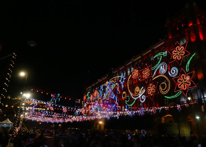 Fiesta en el Zócalo capitalino.