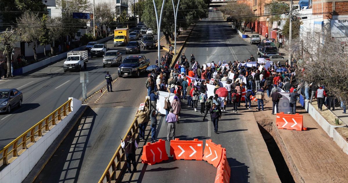 Ciudadanos y diversos sectores sociales se manifestaron en contra de la construcción del “Viaducto elevado”.