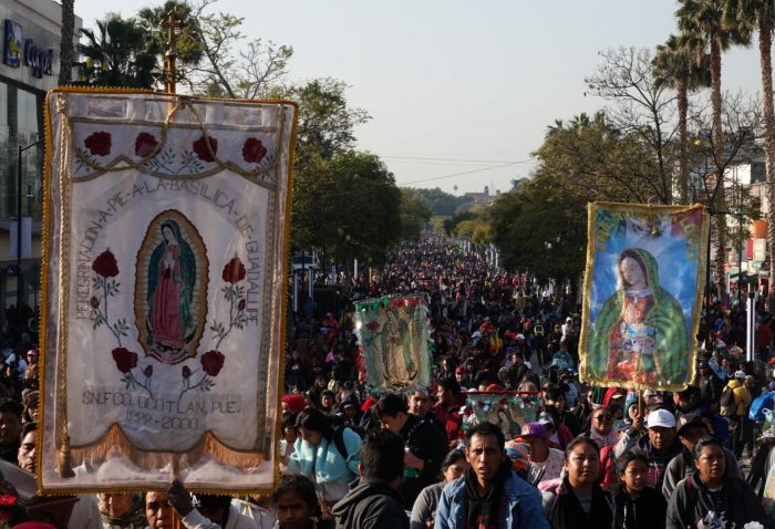 Millones caminan hacia la Basílica de Guadalupe. 