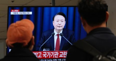 El Presidente de Corea del Sur declara la ley marcial.