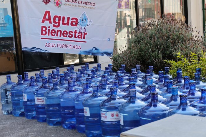 El Gobierno de la Ciudad de México dio a conocer que el proyecto “Agua Bienestar Atlitic”, dedicado al suministro de agua purificada en garrafones a bajo costo