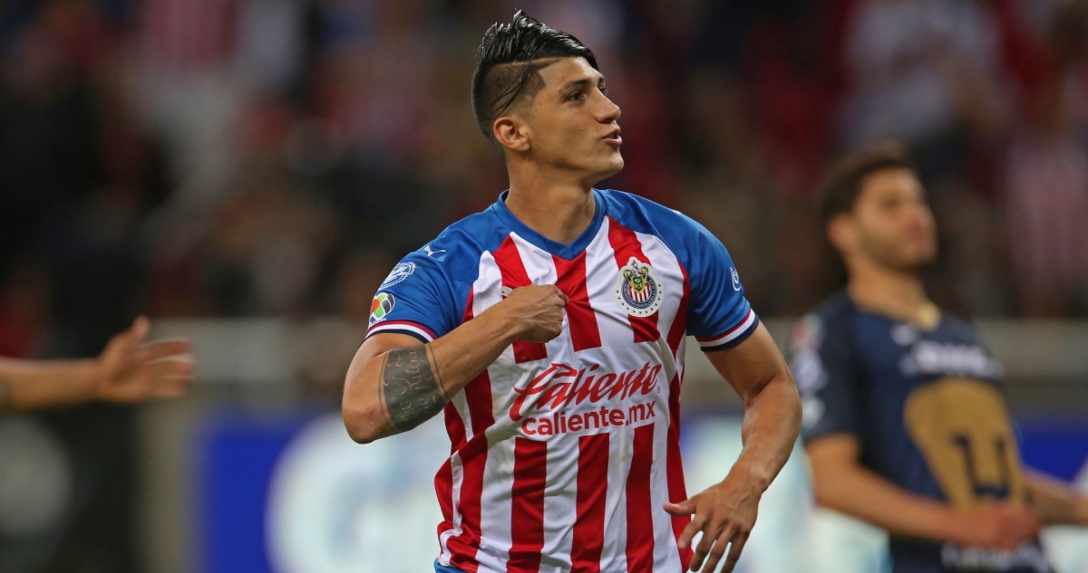 El jugador Alan Pulido regresará a las Chivas.