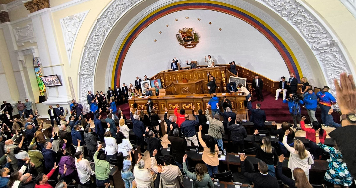 Asamblea Nacional de Venezuela declara personas non gratas a Felipe Calderón y Vicente Fox