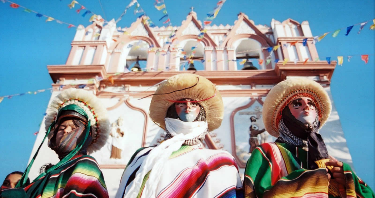 La UNESCO declaró la Danza de los Parachicos como Patrimonio Cultural Inmaterial de la Humanidad.