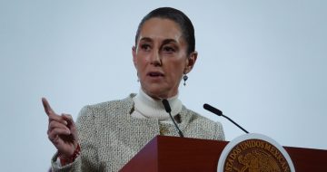 En México, muchas voces obtusas tienen que recurrir a vaguedades ignorantes o de plano a tergiversaciones deshonestas para acusar a López Obrador, Claudia Sheinbaum y la llamada 4T de “fascistas”.