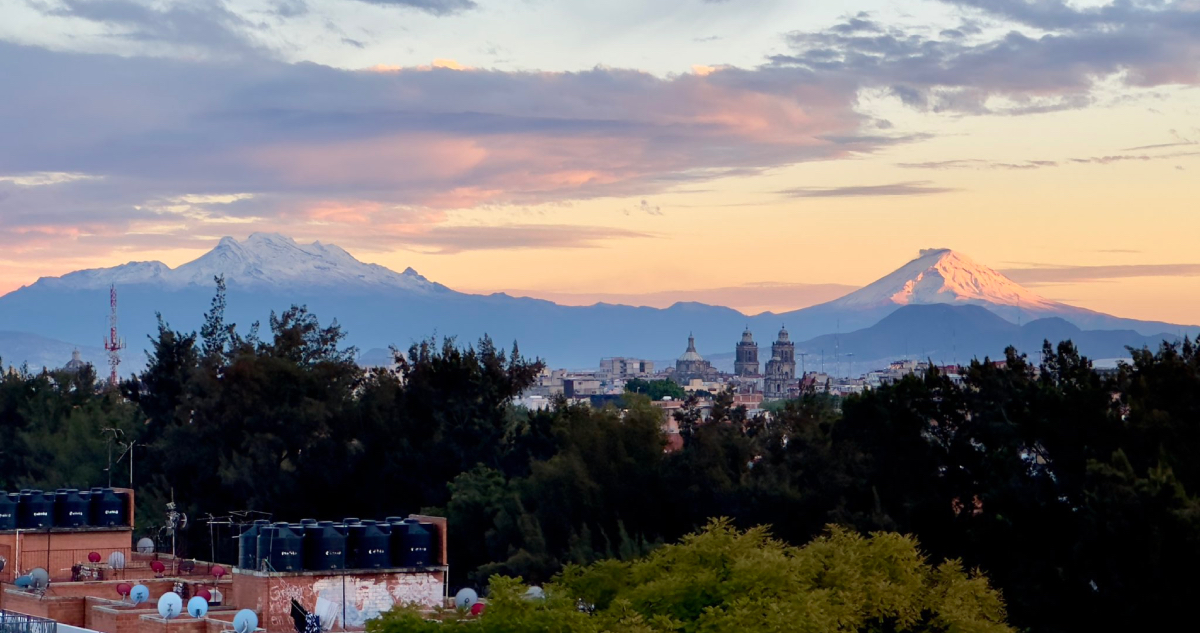 FOTOS ¬ Así se ven los volcanes Iztaccíhuatl y Popocatépetl cubiertos de nieve.