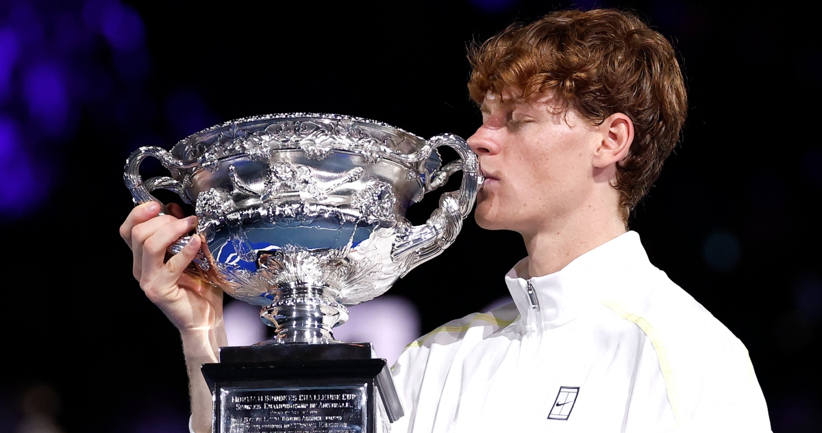 El tenista italiano Jannik Sinner, número uno del mundo, ha revalidado su título de campeón del Abierto de Australia, primer "Grand Slam" de la temporada.