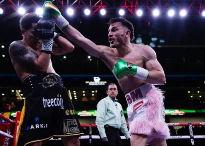 Misael Rodríguez y Omar Chávez por fin ajustaron cuentas sobre el ring tras la polémica cancelación de su primera pelea. El sábado por la noche el ‘Chino’ venció por decisión unánime al hijo del César del Boxeo en la Arena Potosí en México.