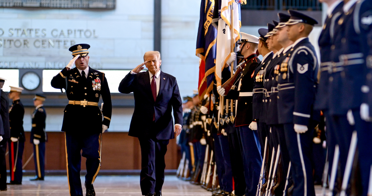 Donald Trump cerró la página web y las redes sociales de la Casa Blanca en español.