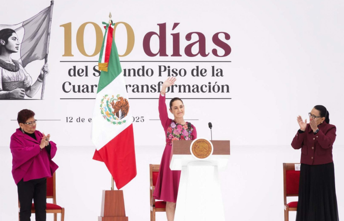 a Presidenta Claudia Sheinbaum Pardo aseguró la mañana de este domingo que el pueblo la eligió para dar continuidad al proyecto de la Cuarta Transformación (4T) que inició Andrés Manuel López Obrador (AMLO) en 2018, por lo que no entiende por qué la oposición se sorprende de que no haya una diferencia.