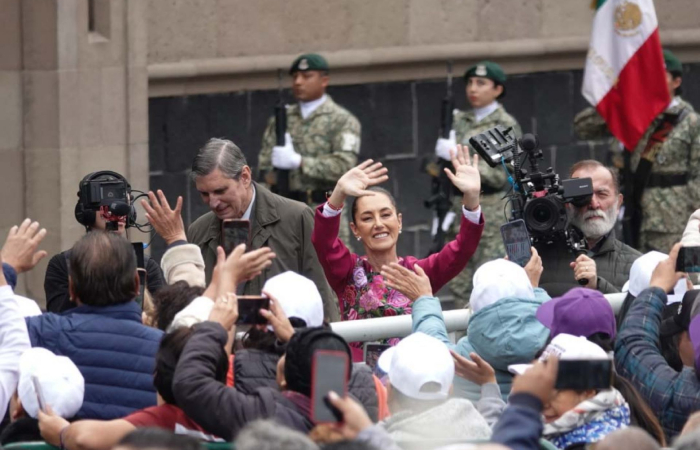 350 mil personas arropan el informe de Sheinbaum en un Zócalo fesivo