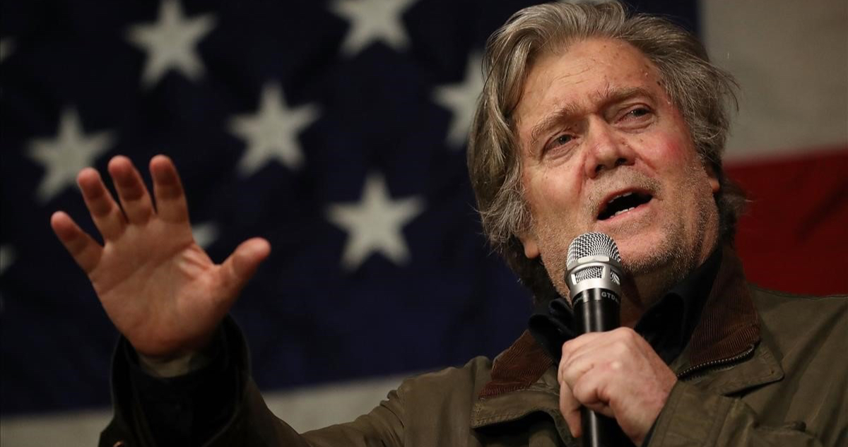 Steve Bannon arremete contra Elon Musk: "Es malvado, debería volverse a Sudáfrica".