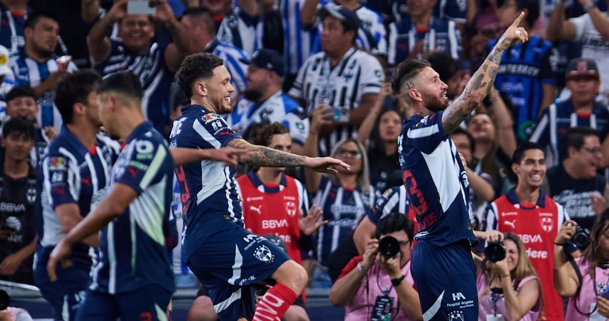 Sergio Ramos brilla en su estreno con Rayados y anota gol en el triunfo sobre Santos