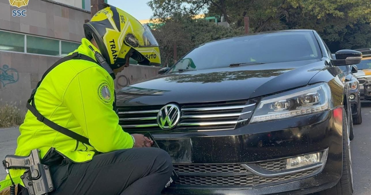 ¿Usas portaplacas en tu auto? Estas son las multas y sanciones por usarlos en CdMx